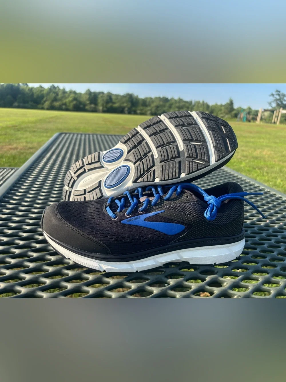 Brooks Men's Black and Blue Running Sneakers